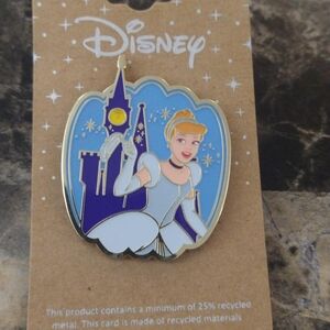 New Disney Pumpkin Shaped Cinderella Lapel Pin Castle Glass Slipper